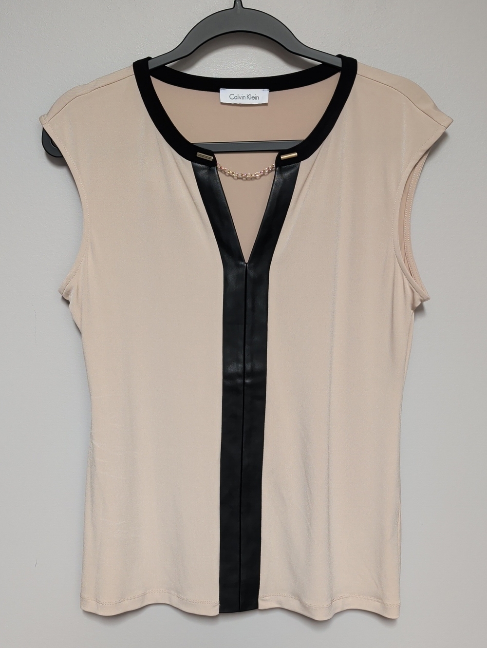 Calvin Klein Cream Sleeveless Blouse with Black Trim and Gold Chain